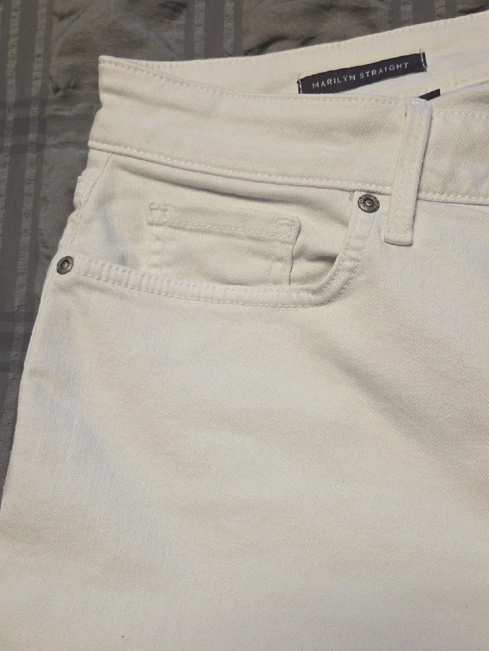 14P NYDJ White Cropped Straight Leg Jeans, Like New! - Picture 5 of 5